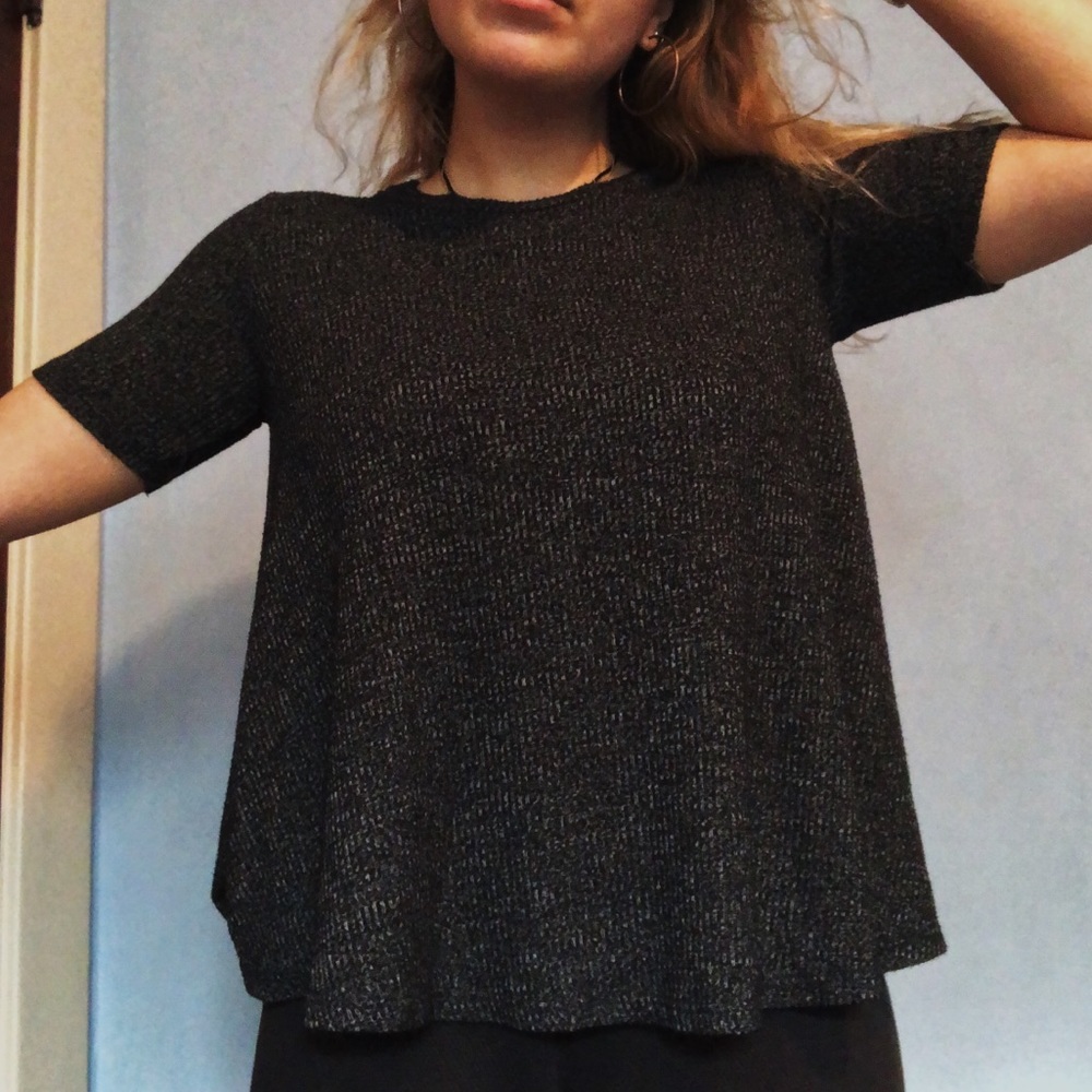 Forever 21 Flowy Sweater T-Shirt Size M